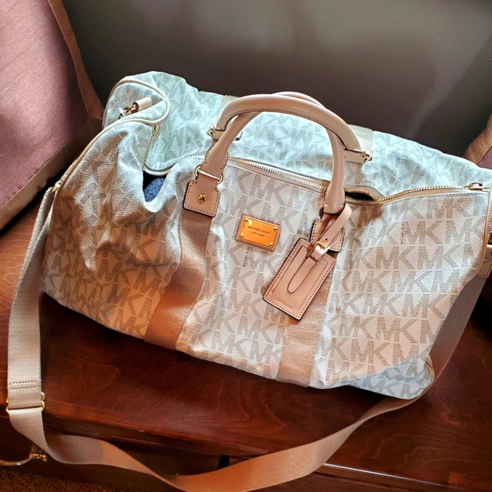 White Michael Kors duffle bag